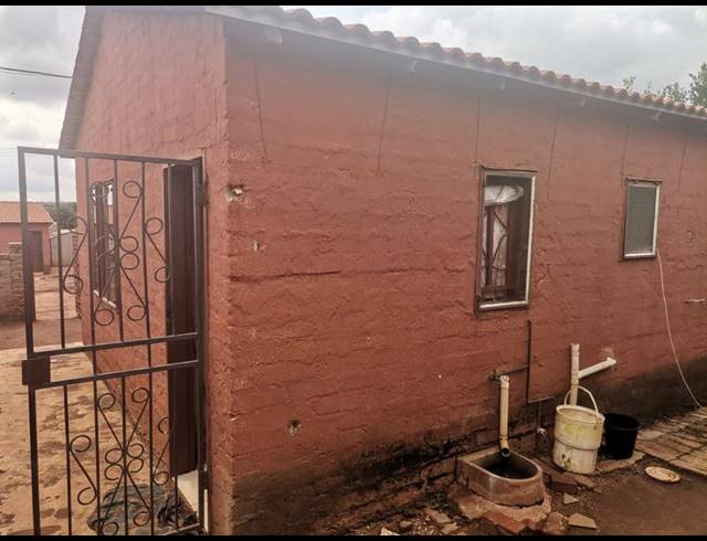 2 BEDROOM HOUSE FOR SALE IN SOSHANGUVE L